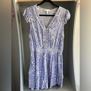 Jessica Simpson Blue & White Paisley V‑Neck Midi Dress